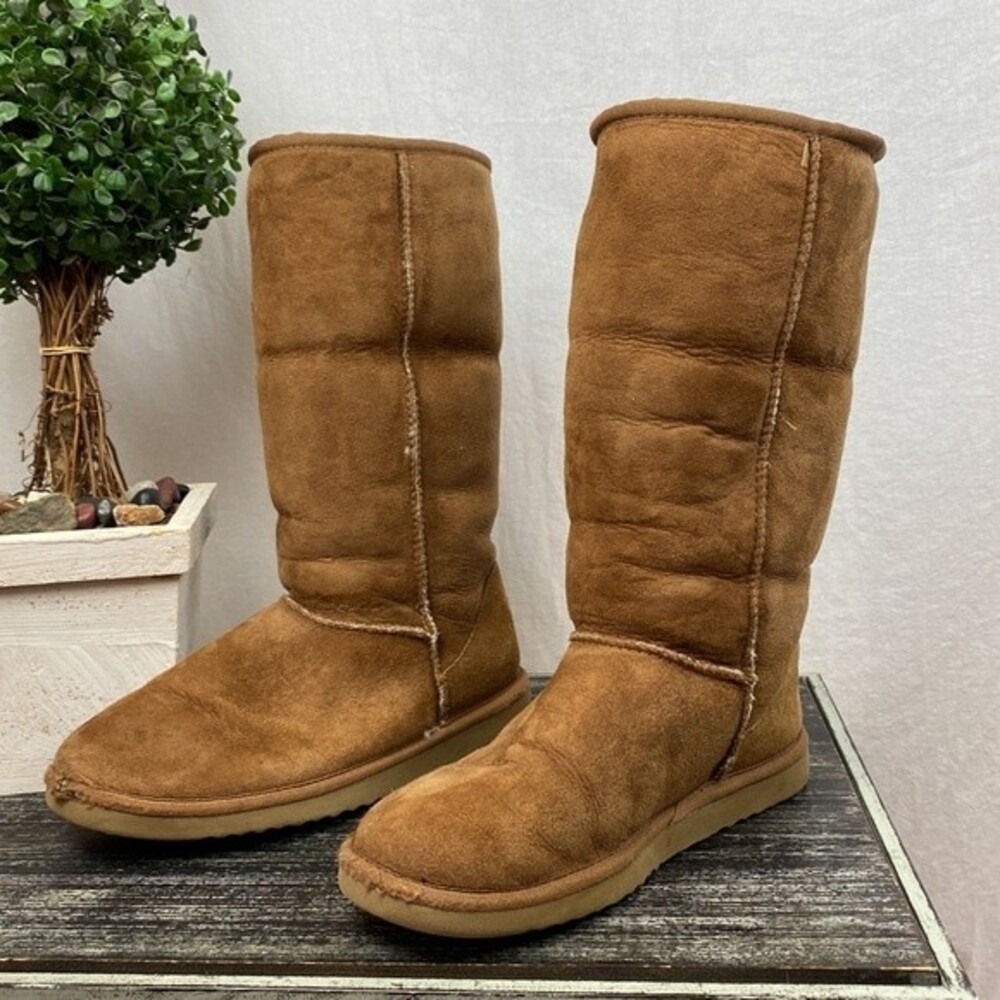Ugg Tan Traditional Classic Fleece Lined Boots 9 9W